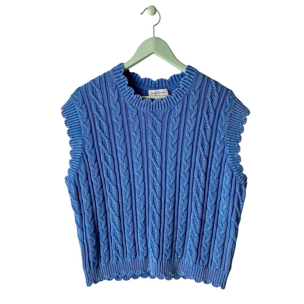 Free Assembly Scalloped Cable Knit Vest Size XL